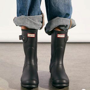 Mid-Calf Hunter Black Matte Rain Boot
